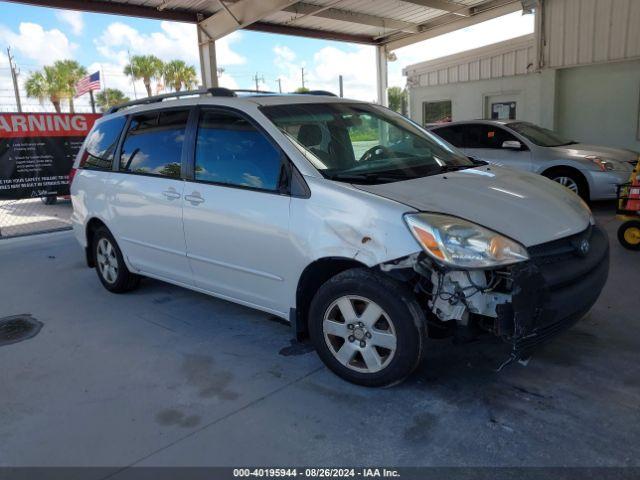  Salvage Toyota Sienna