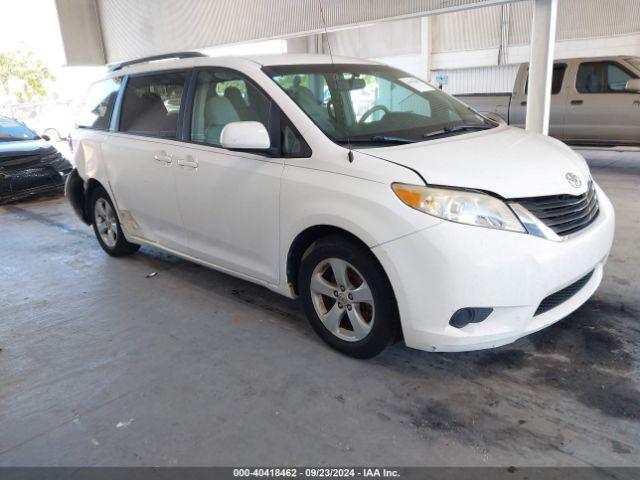  Salvage Toyota Sienna