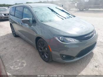  Salvage Chrysler Pacifica