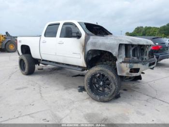  Salvage Chevrolet Silverado 2500