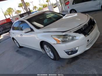  Salvage Nissan Altima