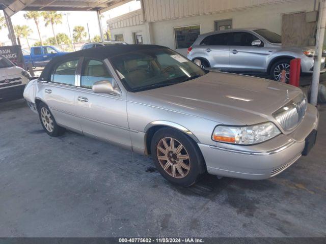  Salvage Lincoln Towncar