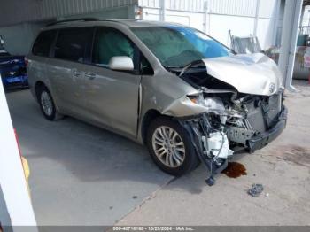  Salvage Toyota Sienna