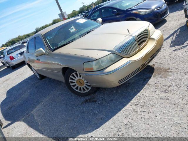  Salvage Lincoln Towncar