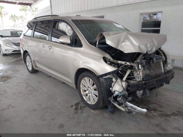  Salvage Toyota Sienna