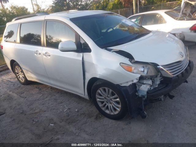  Salvage Toyota Sienna