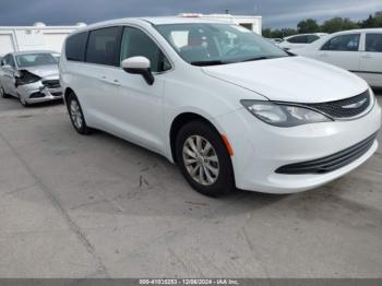  Salvage Chrysler Pacifica