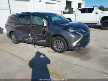  Salvage Toyota Sienna