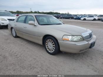  Salvage Lincoln Towncar