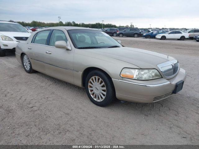  Salvage Lincoln Towncar