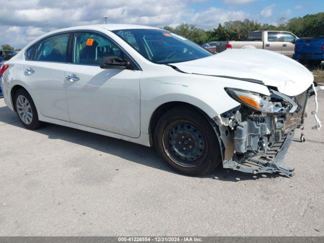  Salvage Nissan Altima