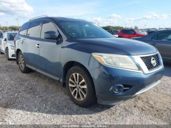  Salvage Nissan Pathfinder