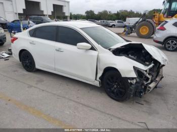  Salvage Nissan Altima