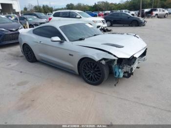  Salvage Ford Mustang