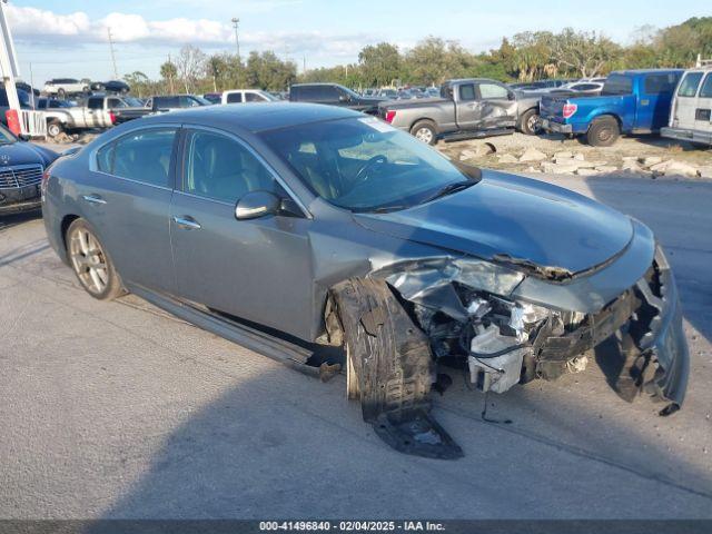  Salvage Nissan Maxima