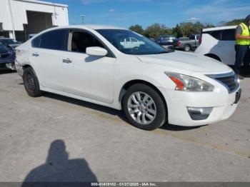  Salvage Nissan Altima