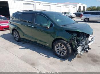  Salvage Toyota Sienna