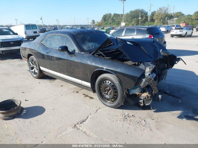  Salvage Dodge Challenger