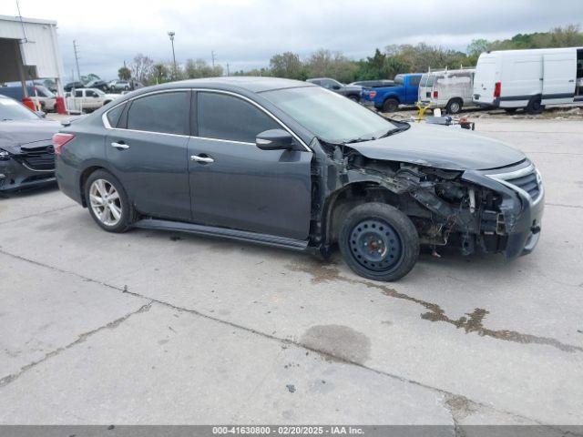  Salvage Nissan Altima