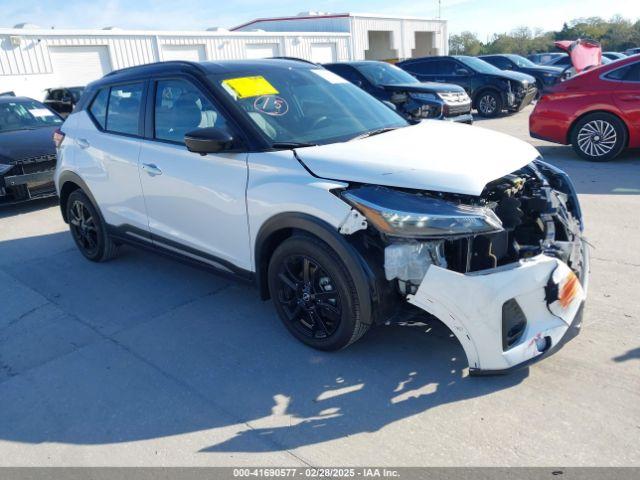  Salvage Nissan Kicks