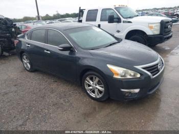  Salvage Nissan Altima