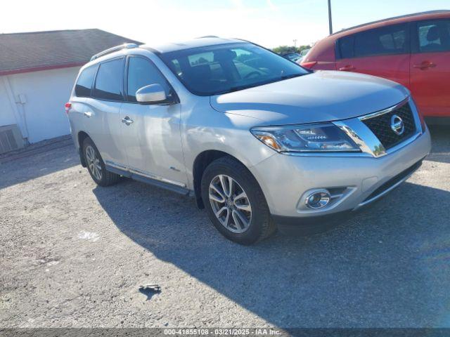  Salvage Nissan Pathfinder