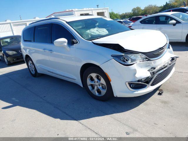  Salvage Chrysler Pacifica