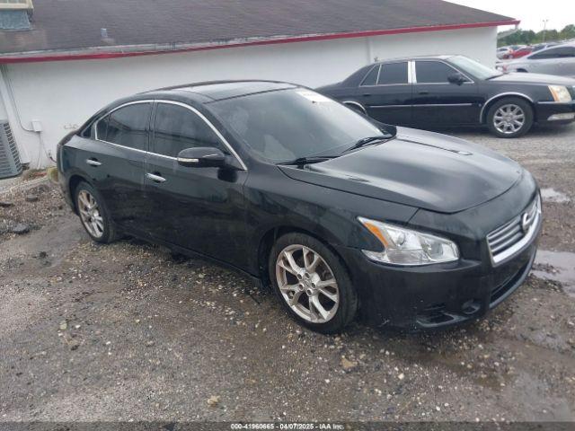  Salvage Nissan Maxima