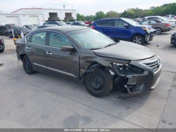  Salvage Nissan Altima