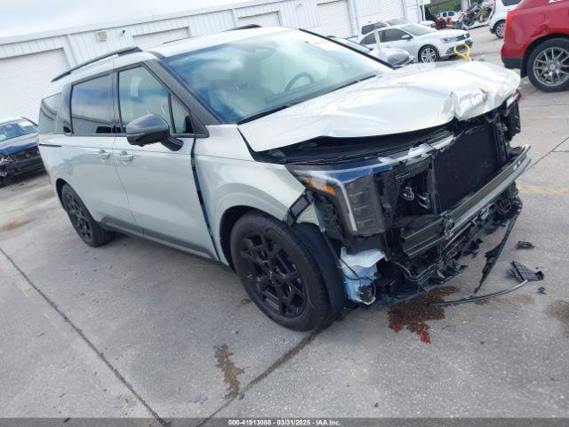  Salvage Kia Carnival
