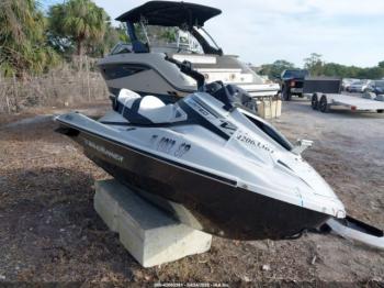  Salvage Yamaha Vx Limited