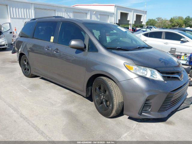  Salvage Toyota Sienna