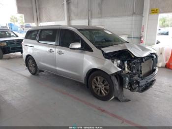  Salvage Kia Sedona