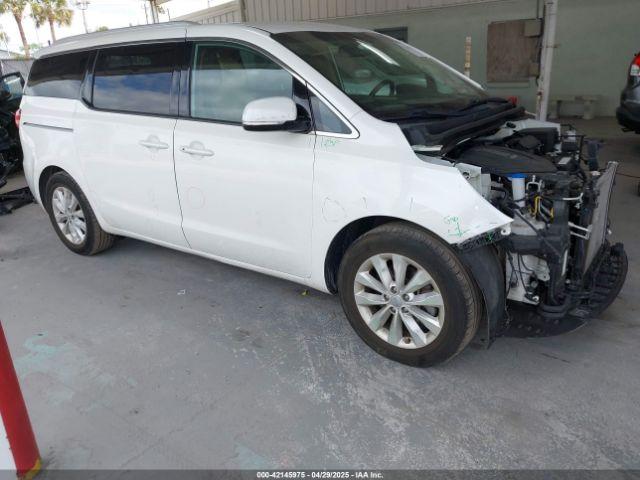  Salvage Kia Sedona