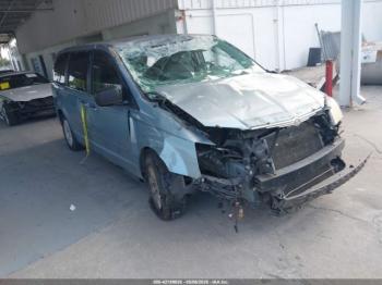  Salvage Chrysler Town & Country