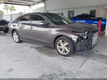  Salvage Nissan Altima