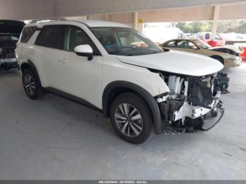  Salvage Nissan Pathfinder