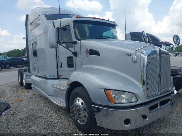  Salvage Kenworth Construction