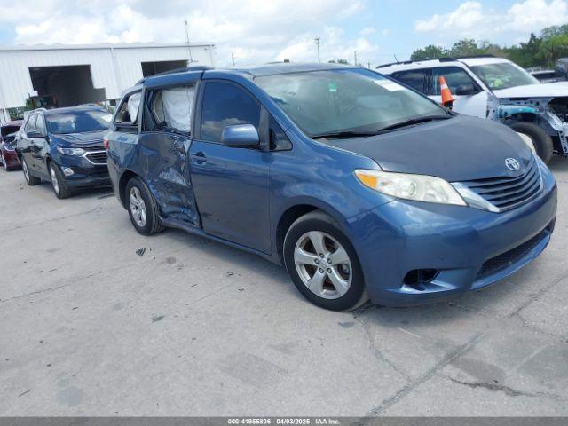  Salvage Toyota Sienna