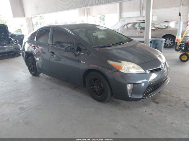  Salvage Toyota Prius