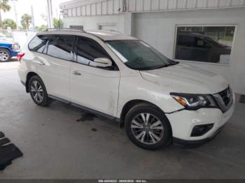  Salvage Nissan Pathfinder