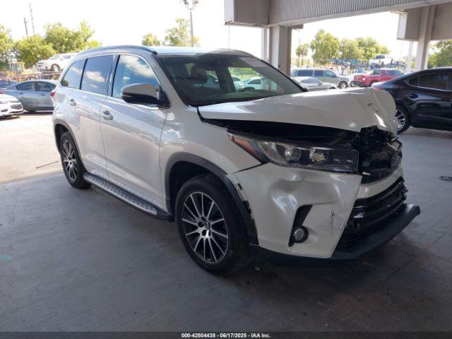  Salvage Toyota Highlander