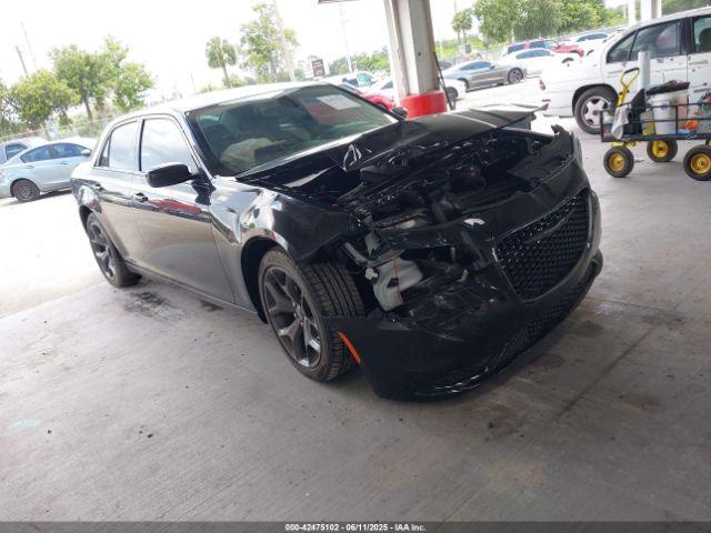  Salvage Chrysler 300