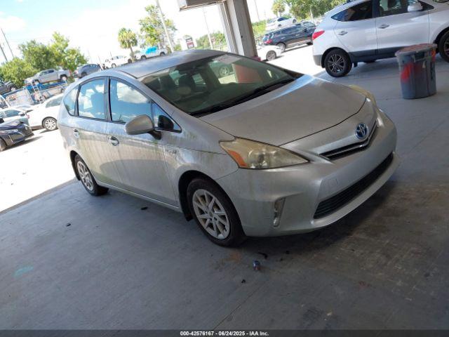  Salvage Toyota Prius v