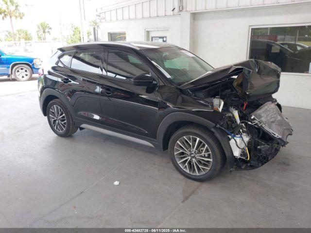  Salvage Hyundai TUCSON