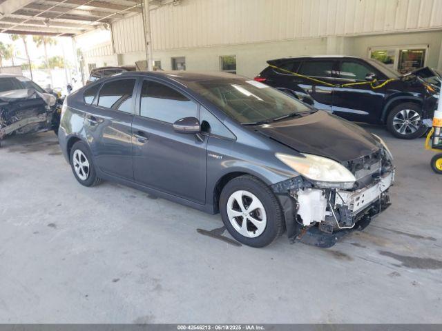  Salvage Toyota Prius