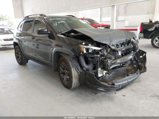 Salvage Jeep Cherokee