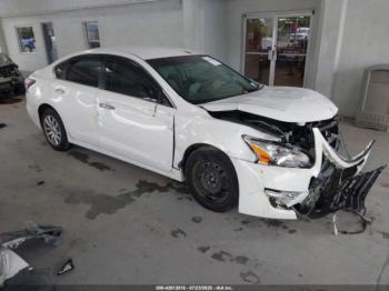  Salvage Nissan Altima