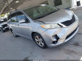  Salvage Toyota Sienna