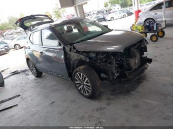  Salvage Nissan Kicks